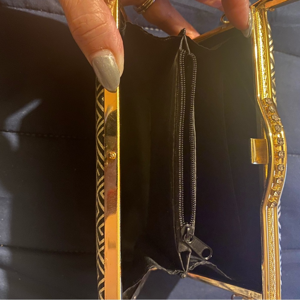 Elegant Gold and Black Geometric Handbag - Picture 7 of 7